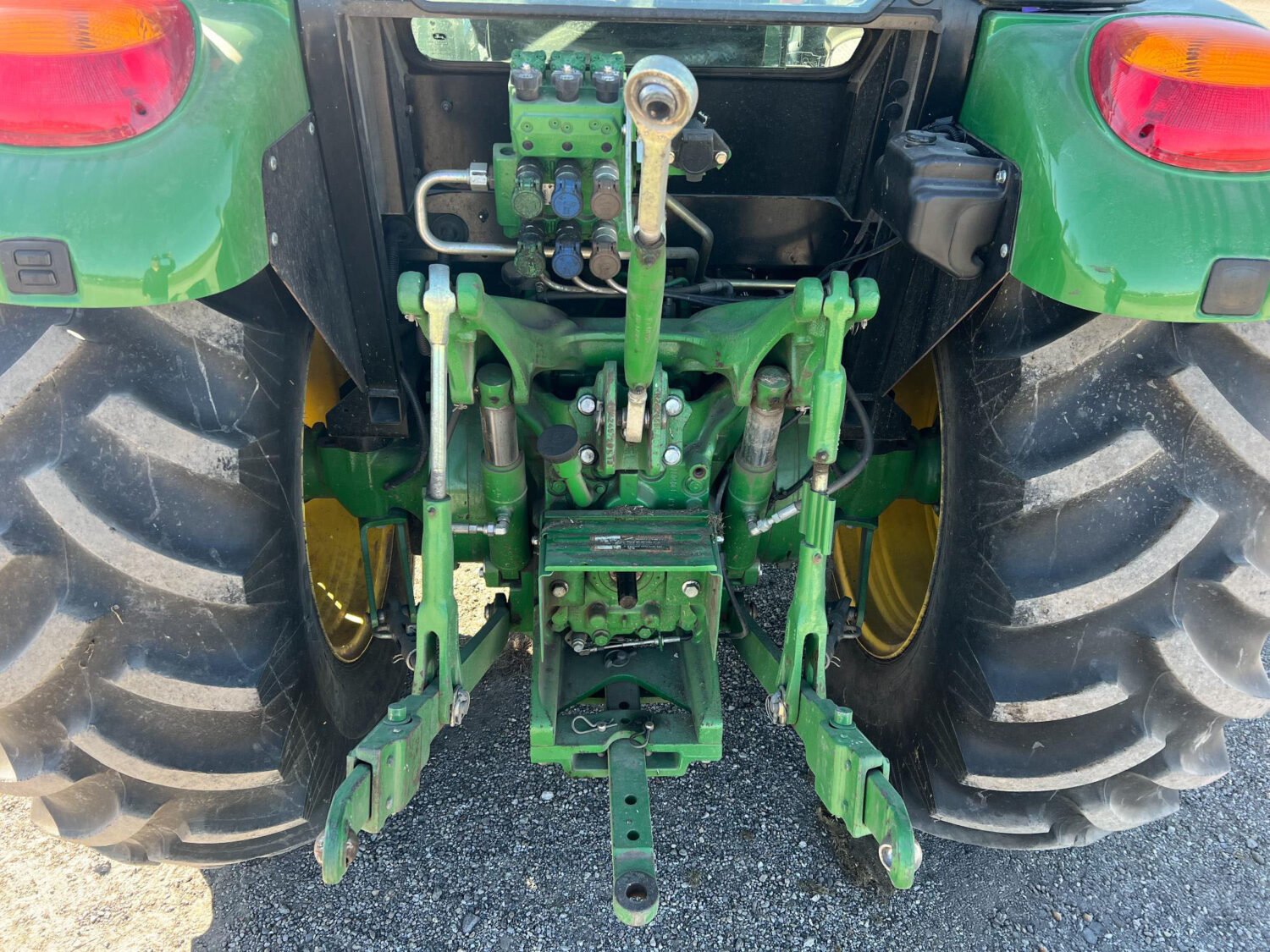 2014 John Deere 5075M (28)