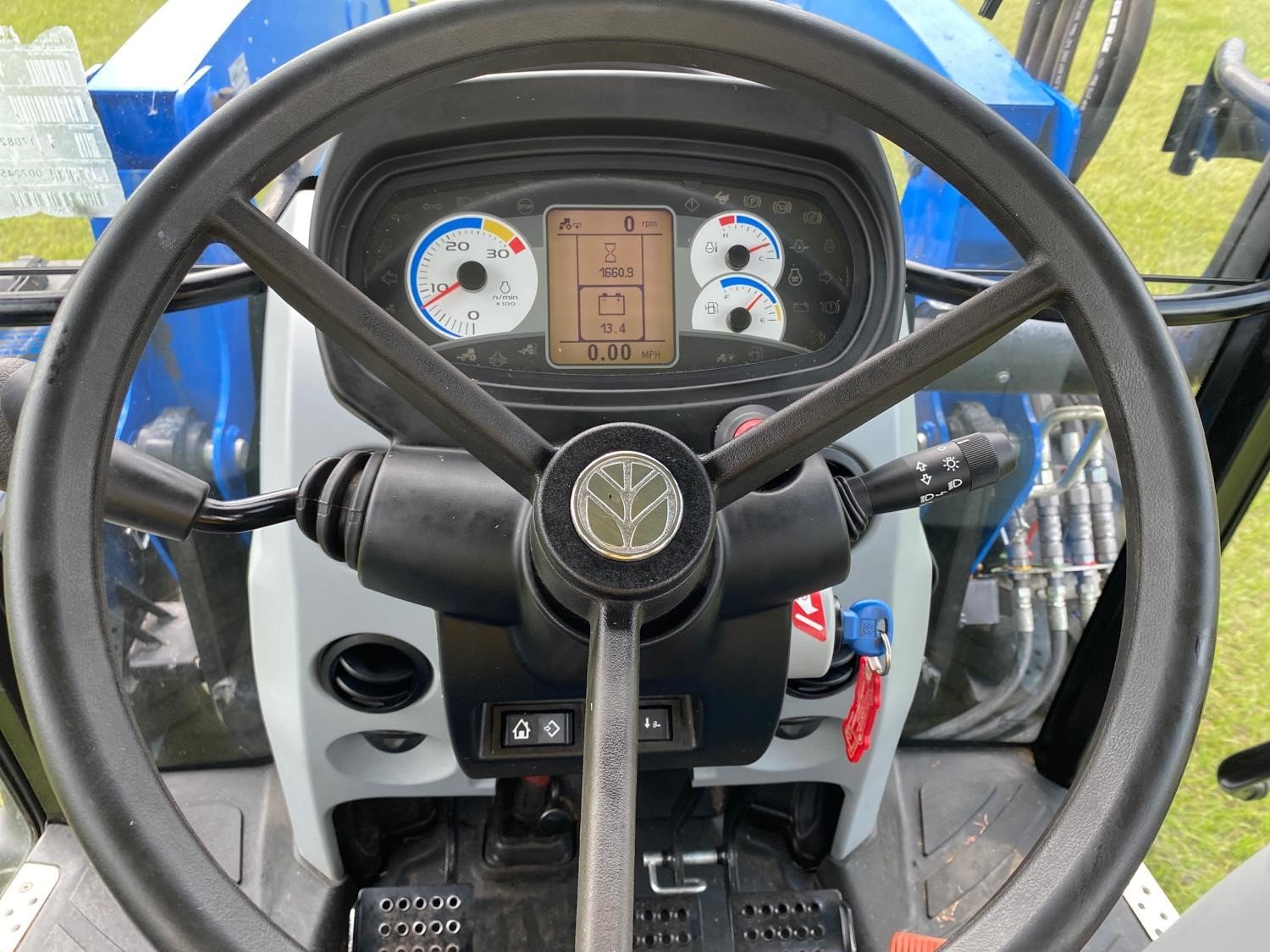 2017 New Holland T4 (100)