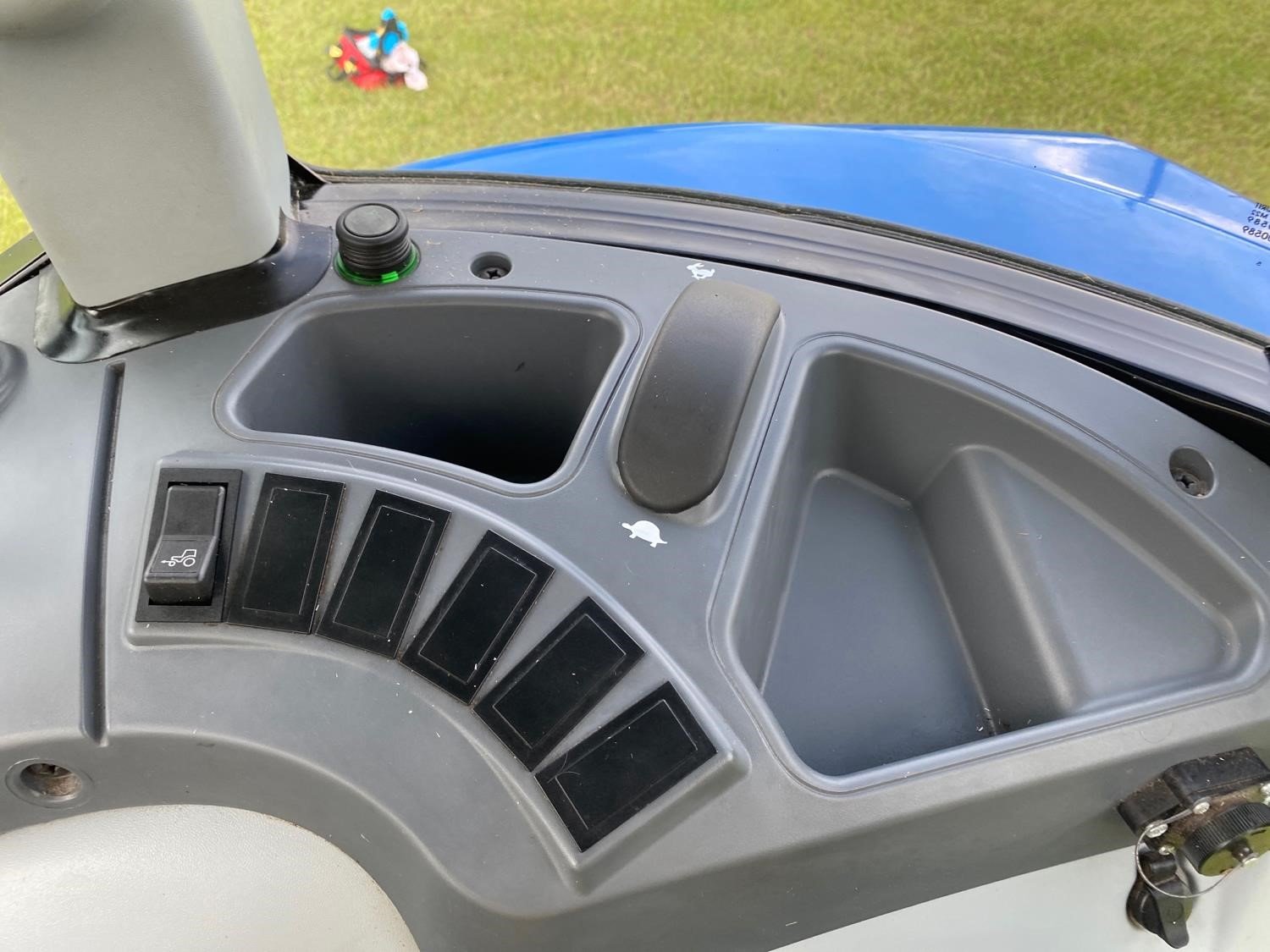 2017 New Holland T4 (108)