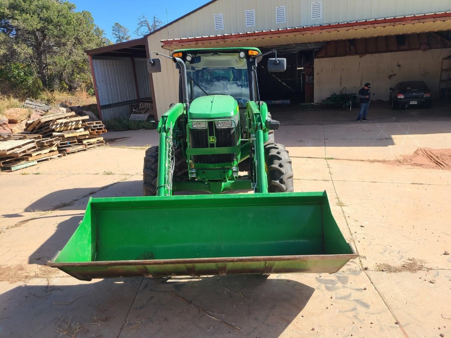 2014 John Deere 5085E (1)