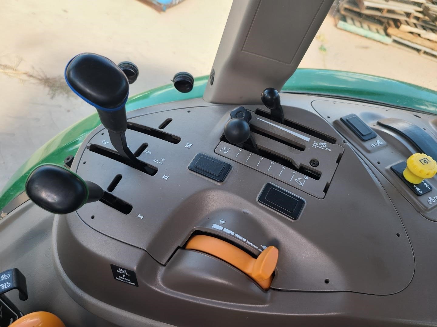 2014 John Deere 5085E (29)