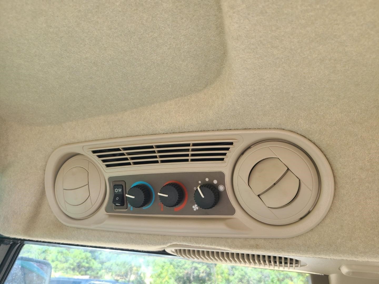 2014 John Deere 5085E (33)