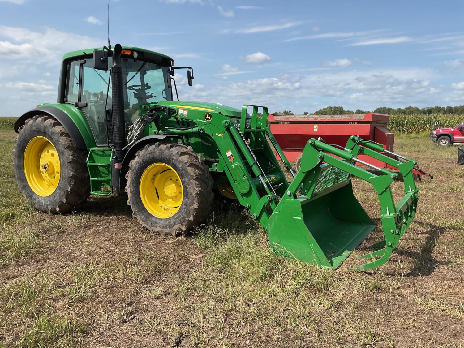 2015 John Deere 6125M (2)