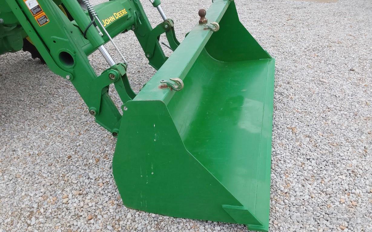 2016 John Deere 5075E (12)