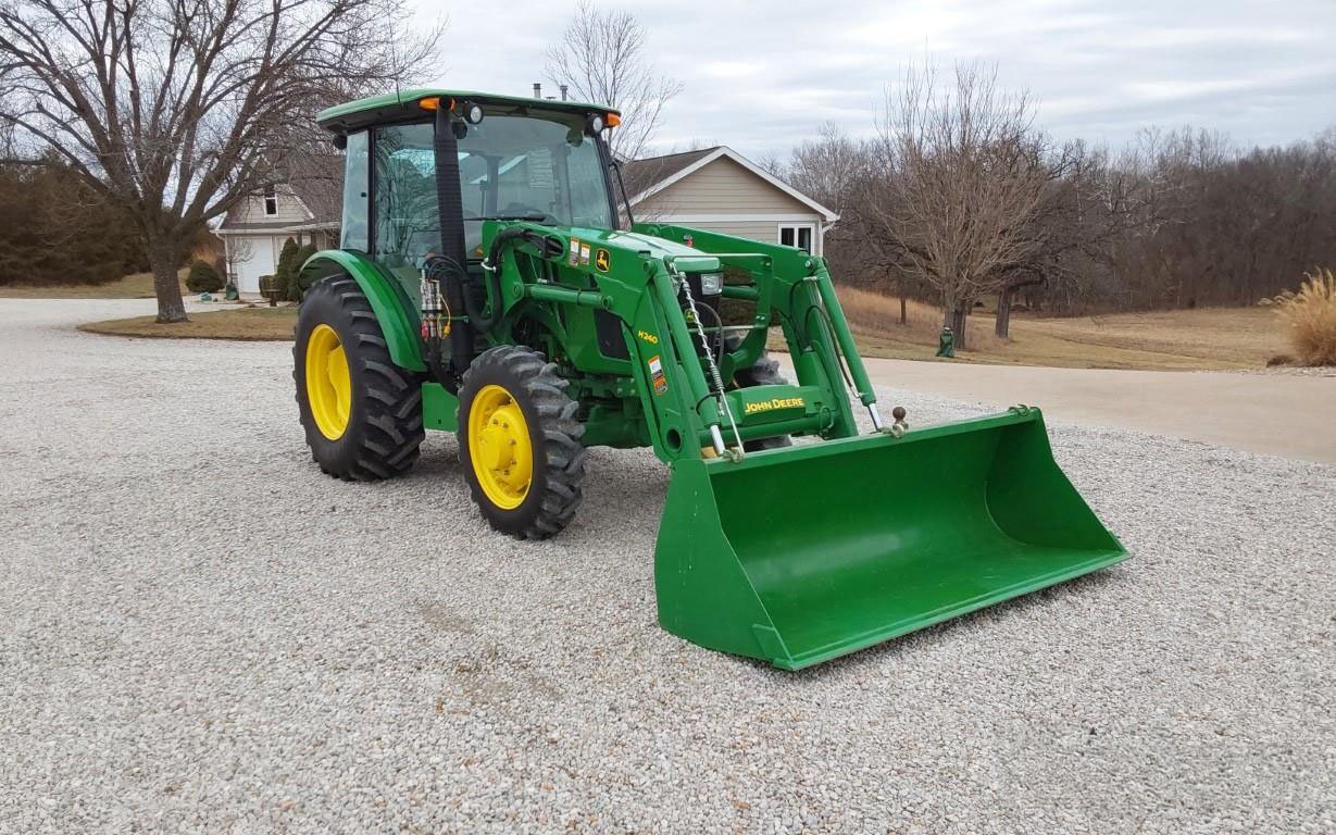 2016 John Deere 5075E (2)