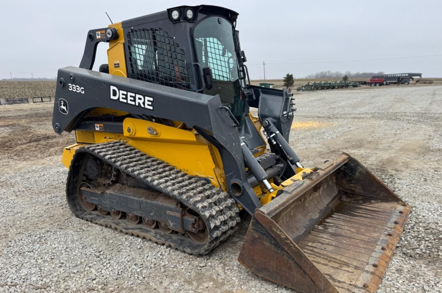 2019 John Deere 333G (2)