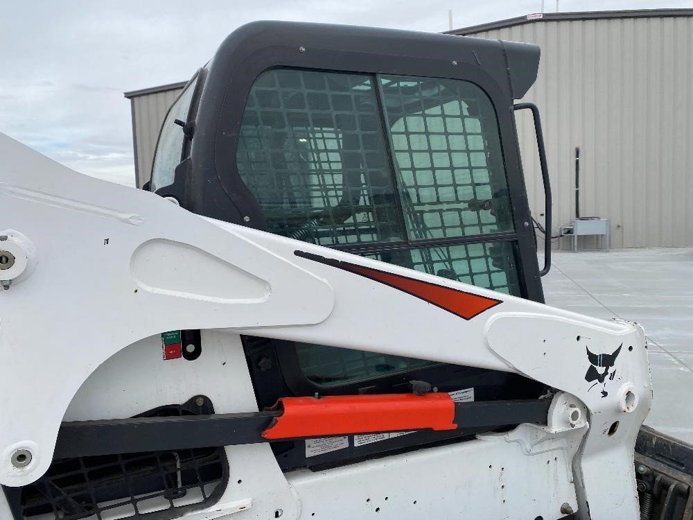 15 2017 Bobcat T770
