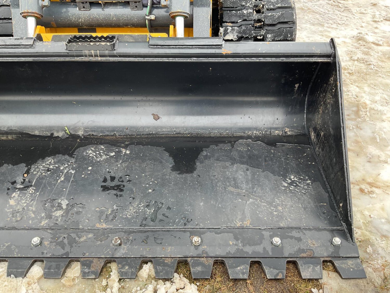 15 2023 John Deere 333G