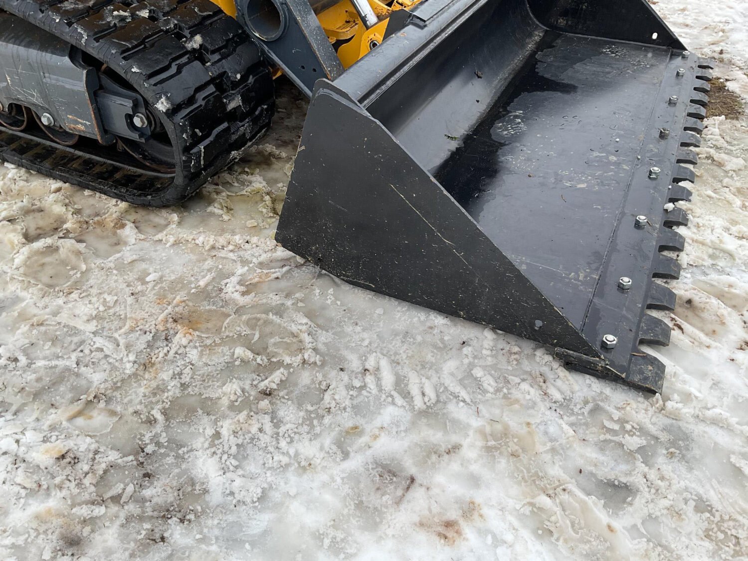 18 2023 John Deere 333G