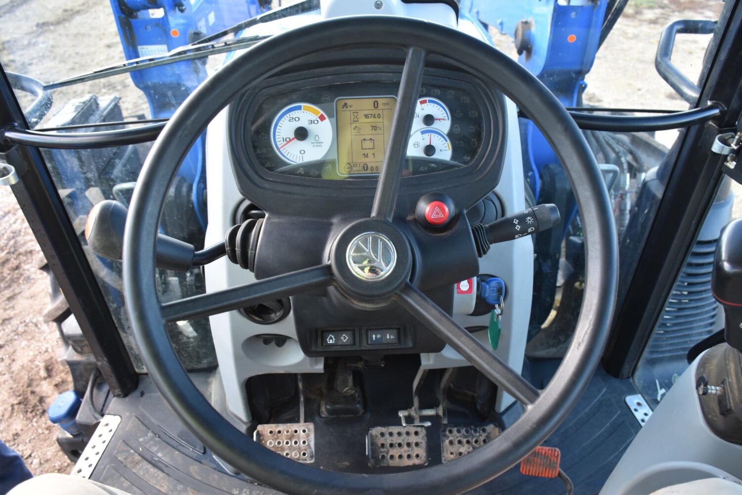 1new-holland-powerstar-110-mfwd-tractor-w-loader-2_cac482591e67465b954127ecd8476150