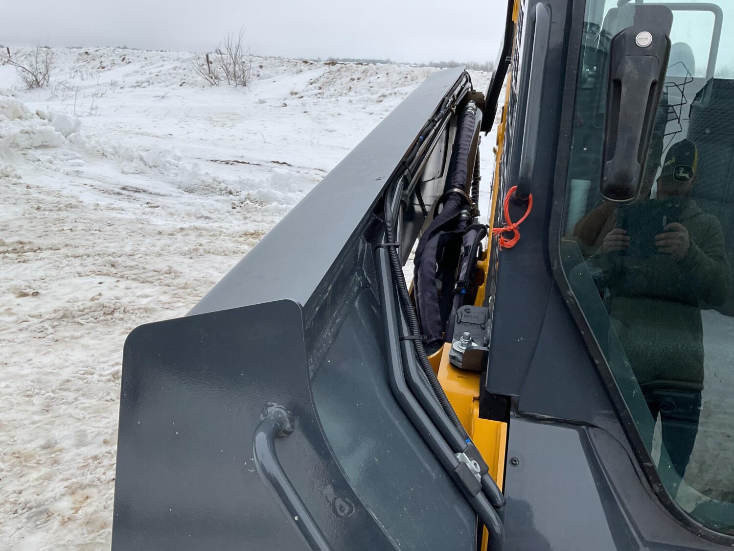 38 2023 John Deere 333G